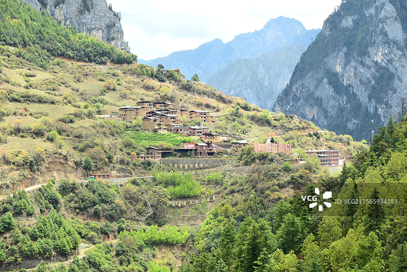 云南香格里拉巴拉格宗巴拉村图片素材