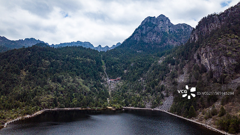 夏日劳动节航拍四川凉山州普格县螺髻山图片素材