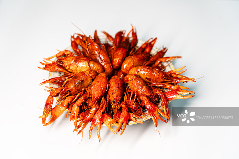 黑色背景 一盘小龙虾图片素材