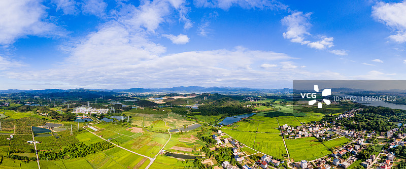 航拍广东惠州墨园村乡村振兴稻田风光图片素材