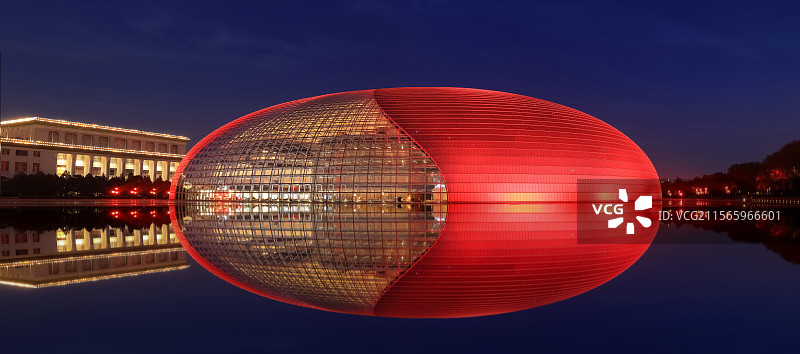 国家大剧院的中国红图片素材