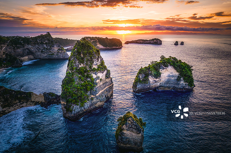 印尼佩妮达岛钻石沙滩日出航拍图片素材