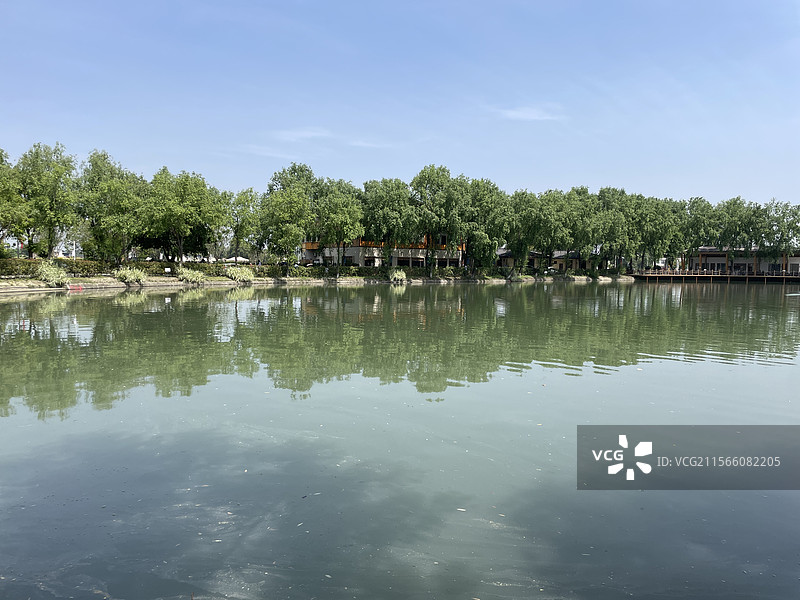 四川新都双龙田园湖边的景色图片素材