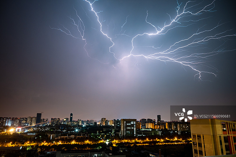 电闪雷鸣图片素材