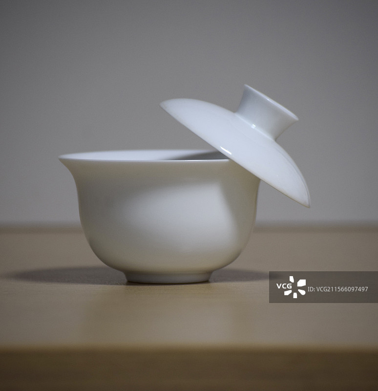 白瓷盖碗图片素材