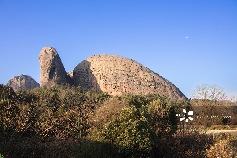 江西龟峰景区龟形奇石图片素材