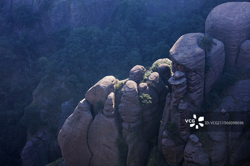 江西弋阳龟峰景区奇峰异石图片素材