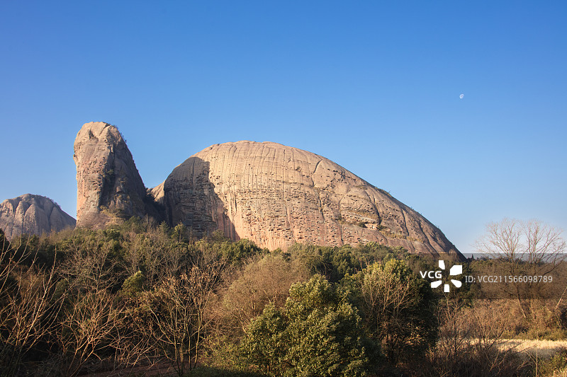 江西龟峰景区龟形奇石图片素材