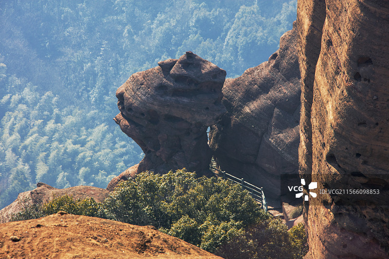 江西弋阳龟峰景区奇峰异石图片素材