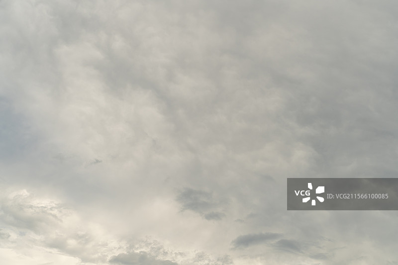 乌云密布的天空图片素材