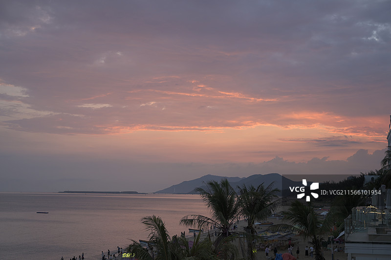 三亚湾海边落日晚霞图片素材