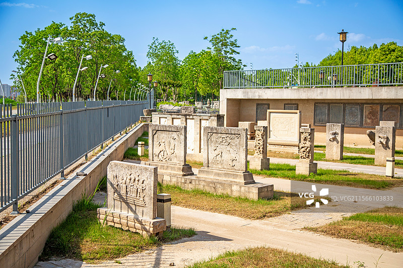 南京眼旅游区石雕园展览文物（徽州四绝：圣旨碑、石盆、石缸、石碑、石人、石兽、石亭）图片素材