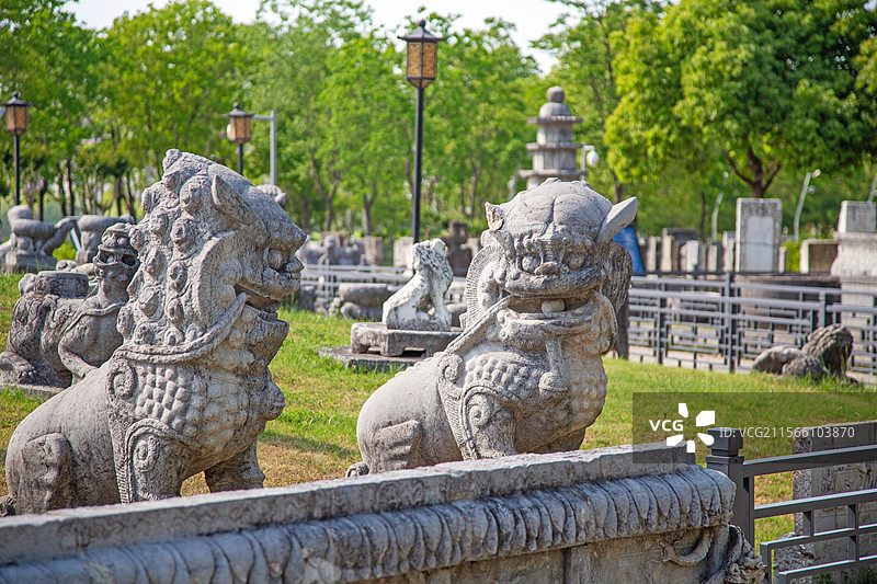南京眼旅游区石雕园展览文物（徽州四绝：圣旨碑、石盆、石缸、石碑、石人、石兽、石亭）图片素材