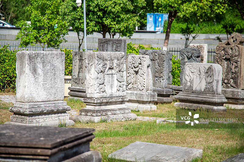 南京眼旅游区石雕园展览文物（徽州四绝：圣旨碑、石盆、石缸、石碑、石人、石兽、石亭）图片素材