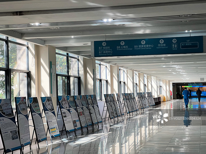 宁波市镇海区人民医院的连廊图片素材