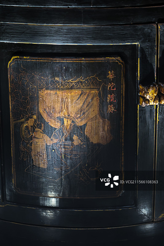 北京中医药大学中医药博物馆镇馆之宝清代中药柜百眼柜图片素材