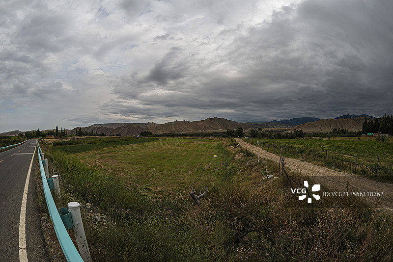 新地乡小分子画家村风光（新疆吉木萨尔县）图片素材