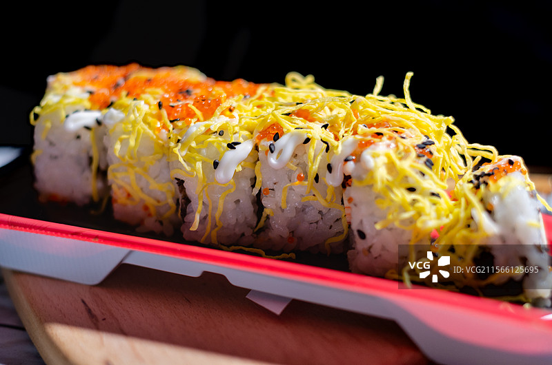 盘中的寿司卷图片素材