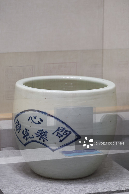 清代药缸药碗药罐图片素材