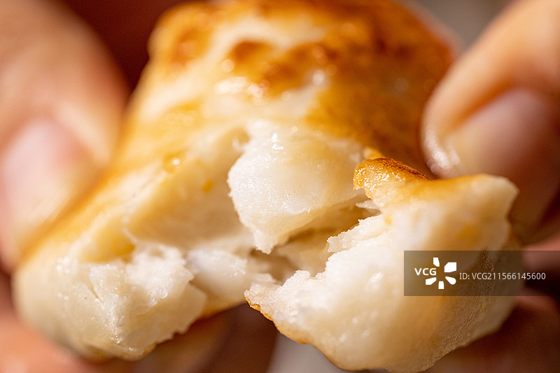 手打墨鱼饼墨鱼Q弹鱼肉鱼饼图片素材