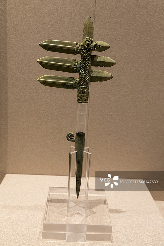 平顶山博物馆，春秋时期文物，多戈戟及罇，叶县旧县4号春秋墓出土，兵器图片素材