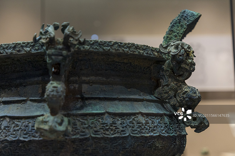 平顶山博物馆，春秋时期文物，垂鳞纹升鼎，叶县旧县4号春秋墓出土，炊具图片素材