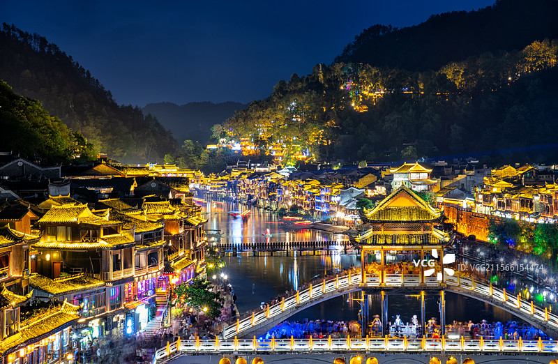 沱江夜色-湘西凤凰古城图片素材