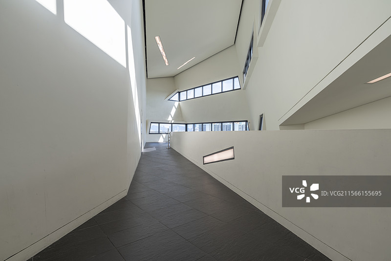 香港城市大学邵逸夫创意媒体中心 极简解构主义建筑 白色几何造型商务办公建筑图片素材