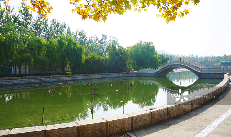 潍坊学院弘德湖 - 汉白玉石雕桥 美景共享图片素材