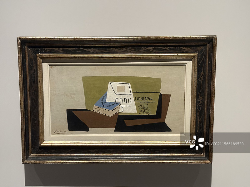 上海博物馆国际借展（毕加索立体主义）—《报纸玻璃杯和烟盒》静物画/抽象几何/色块拼接艺术图片素材