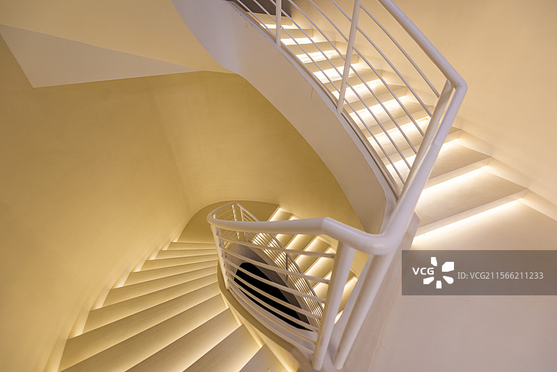 室内旋转楼梯图片素材