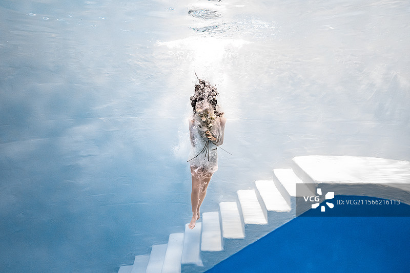 自由潜水美人鱼图片素材