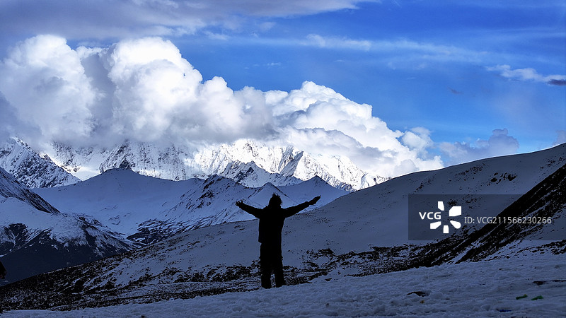 贡嘎雪山的救赎图片素材