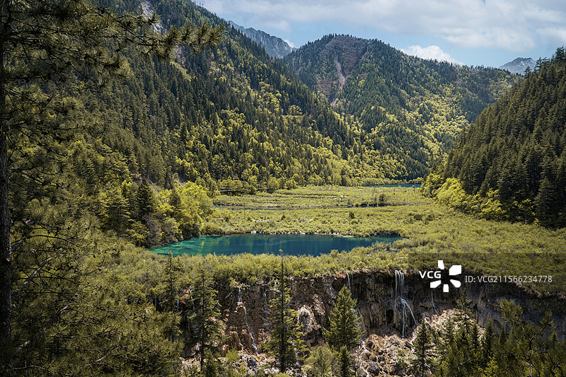 诺日朗瀑布图片素材
