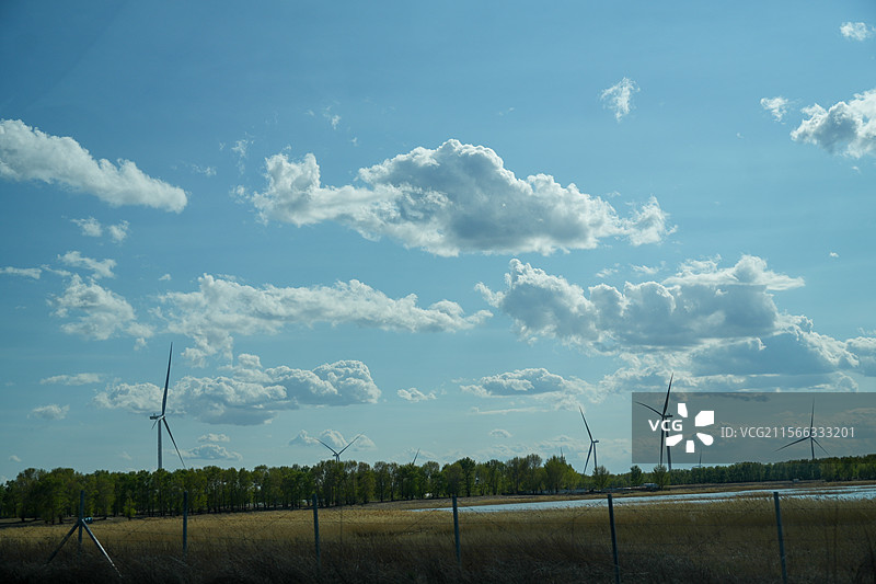 内蒙古公路上的蓝天白云图片素材