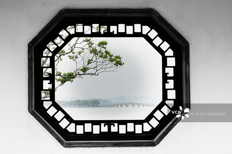 窗户外的风景图片素材