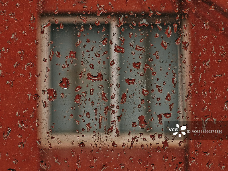 雨后 玻璃上的小水滴 微观世界图片素材