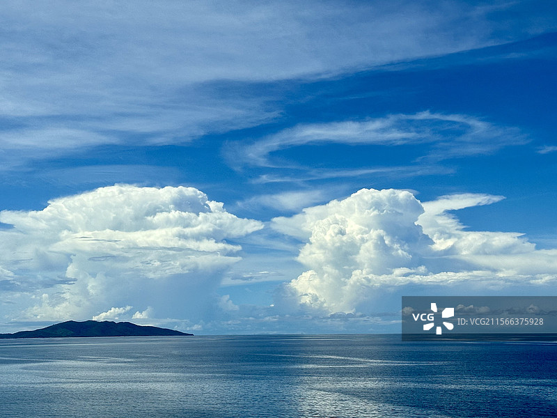 斐济蓝天白云大海岛屿图片素材