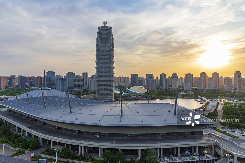 郑州CBD城市风景，郑东新区，地标建筑玉米楼图片素材