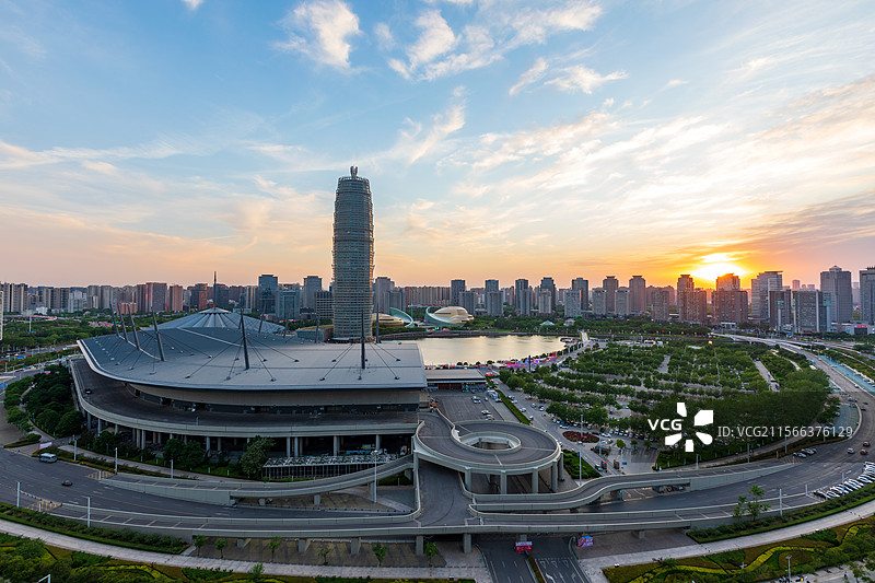 郑州CBD城市风景，郑东新区，地标建筑玉米楼图片素材