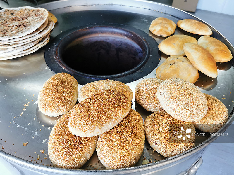 安徽宣城郎溪县街头美食——黄桥烧饼图片素材