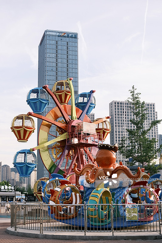 城市童趣游玩设备图片素材