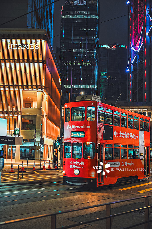 香港叮叮车夜景图片素材
