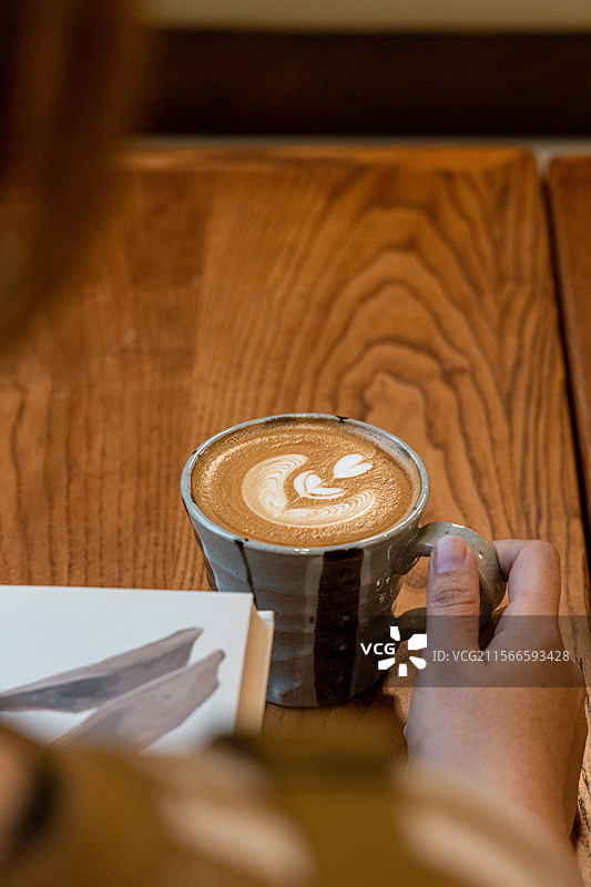 咖啡下午茶拉花拿铁奶咖芝士蛋糕伯爵芝士甜品小蛋糕手作甜品图片素材