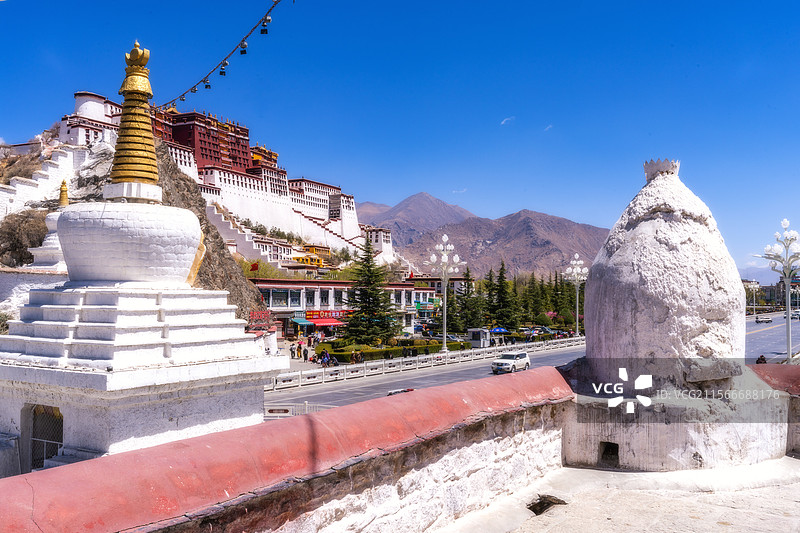 西藏拉萨布达拉宫 药王山观景台图片素材