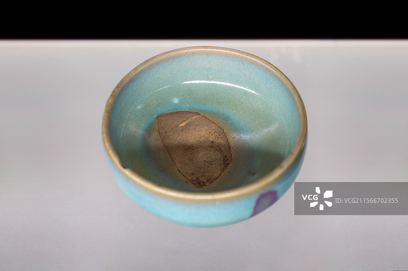 呼和浩特丰州故城博物馆藏元代天青釉瓷碗图片素材