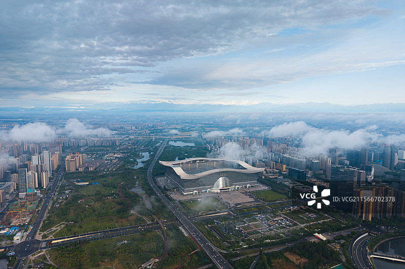 成都环球中心云海雪山日出航拍图片素材