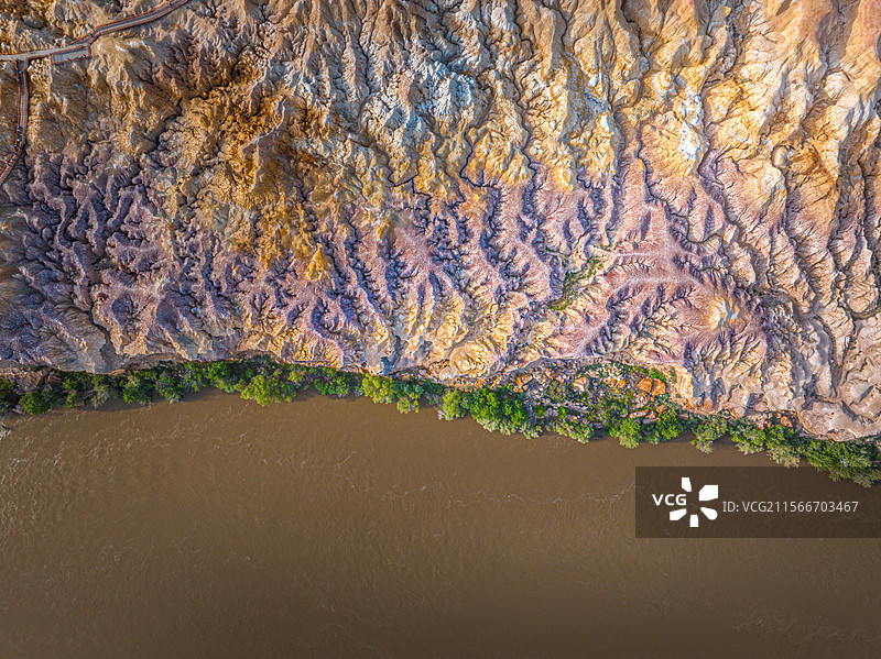 新疆 五彩滩 风电及自然风光图片素材