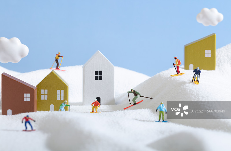 微缩创意滑雪场与小木屋图片素材