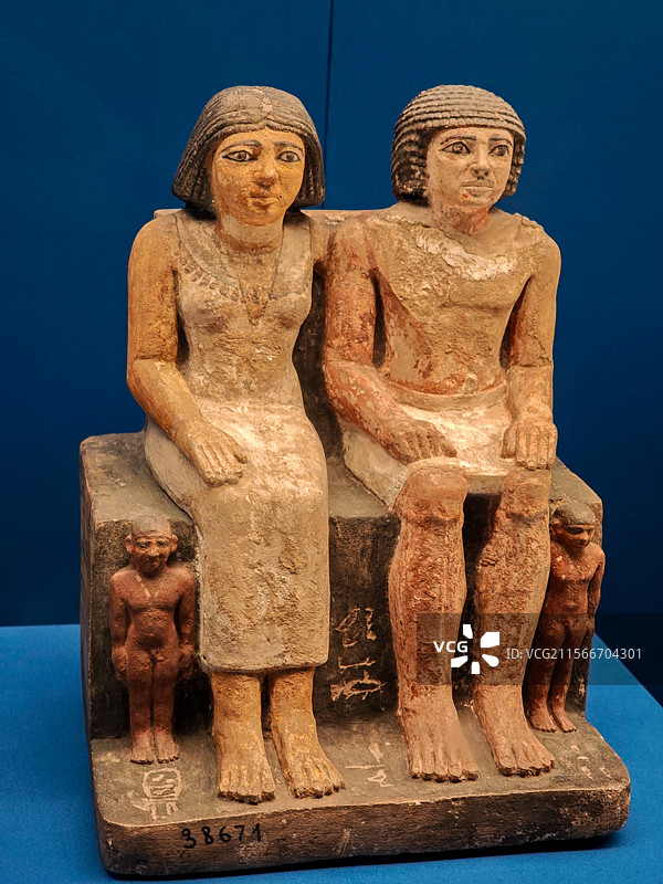 上海博物馆古埃及文明大展双人坐像雕像展示图片素材